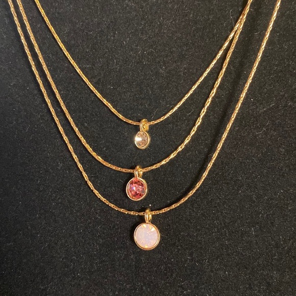 NWT Multi-layer necklace in pink - Picture 1 of 4